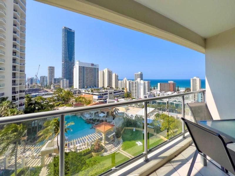 Level 12 Ocean-View Apartment with Balcony & Pool - image 7