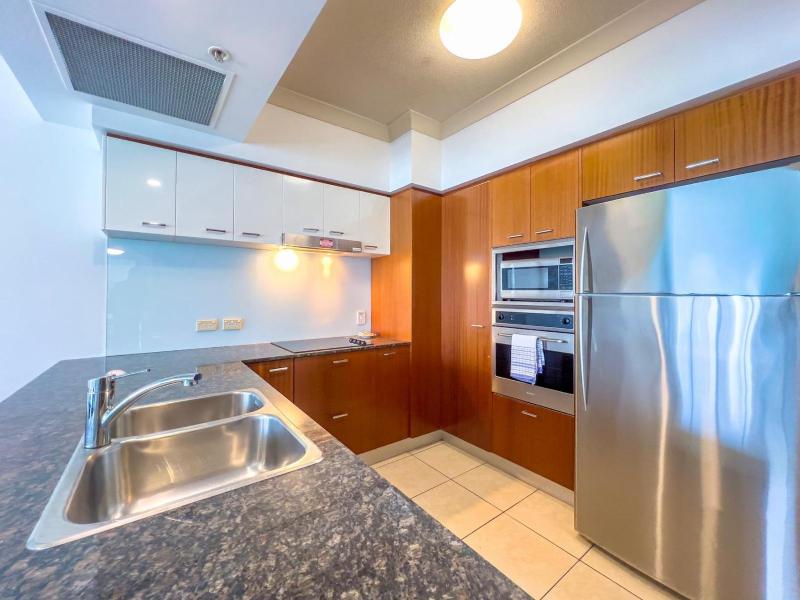 Level 12 Ocean-View Apartment with Balcony & Pool - image 13