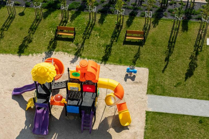 Ku Morzu Nadmorski Apartament w Pobliżu Plaży z Basenem i Parkingiem by Noclegi Renters - image 7