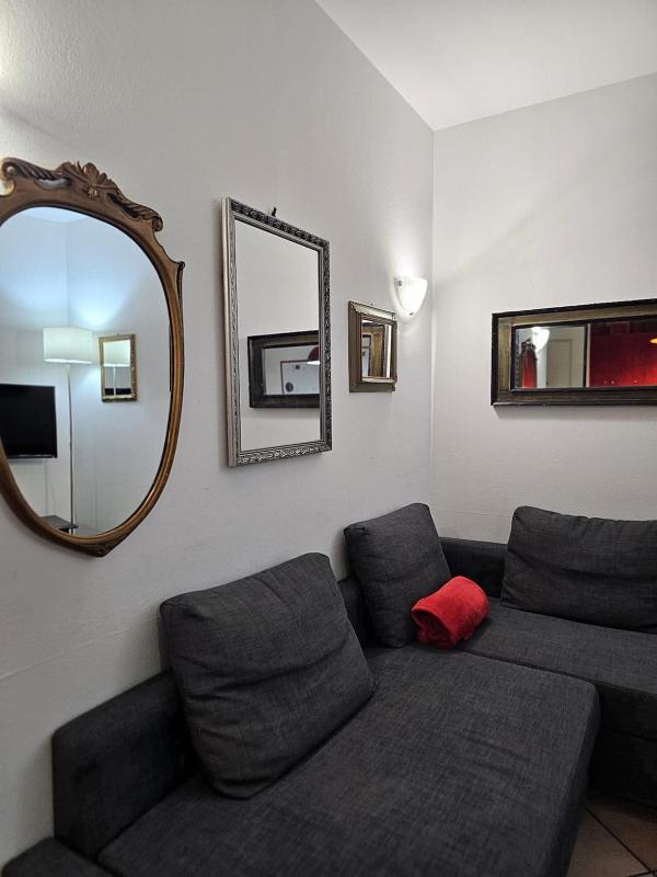Bohemian POP apartment in the center - image 7