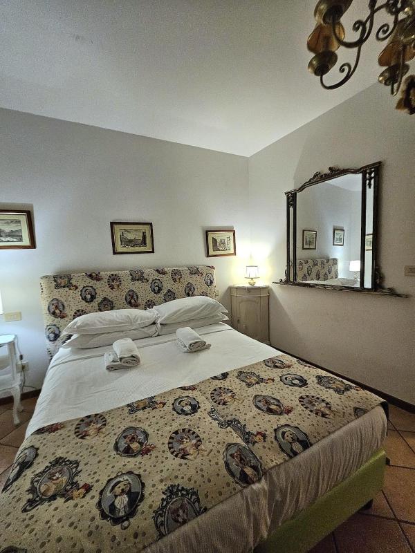 Bohemian POP apartment in the center - image 8