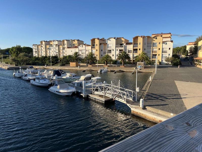 AIG_183 Studio rénové avec terrasse et vue exceptionnelle sur la marina l’étang et le village de Gruissan - image 18
