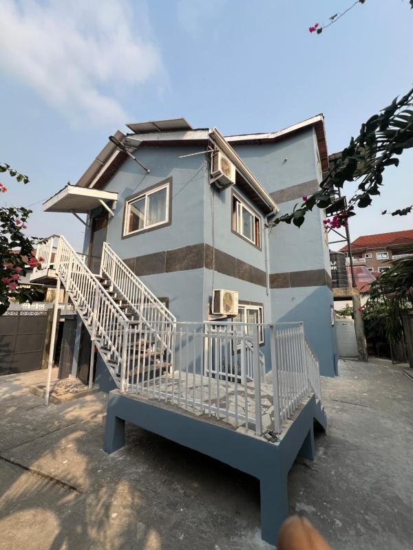 Freetown's most comfortable - image 13