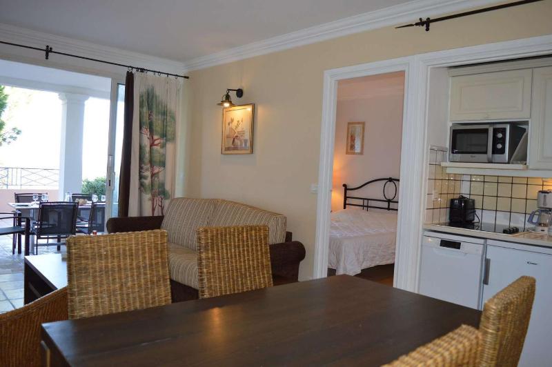 SM580-3001 Les Bastides domaine avec piscine a GRIMAUD - image 4