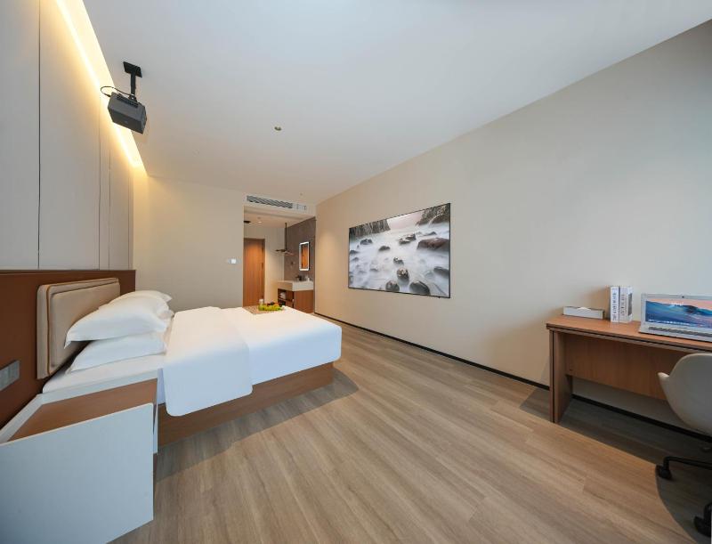 Leaf Hotel Qingdao Golden Sand Beach - image 20