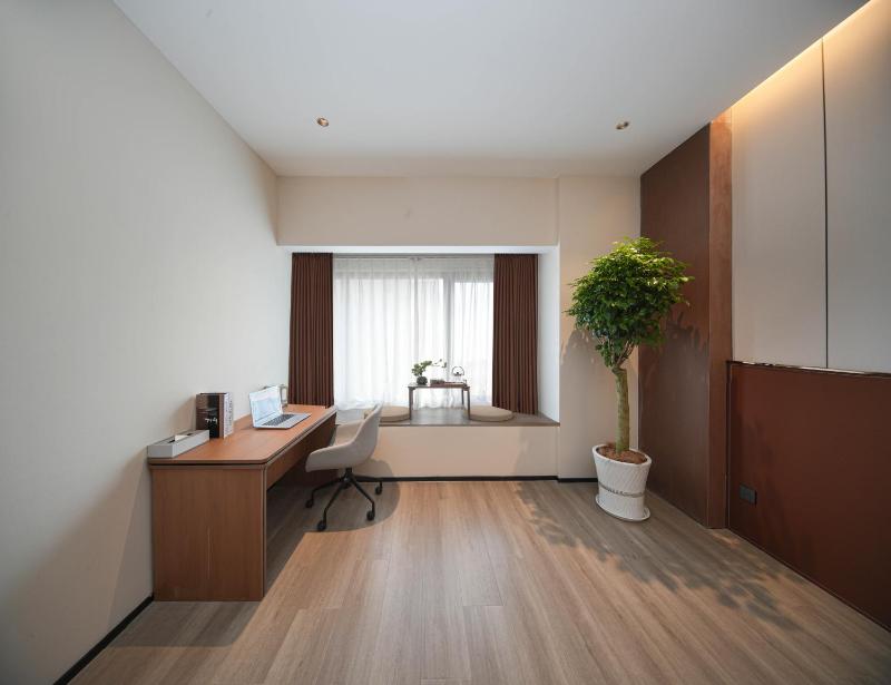 Leaf Hotel Qingdao Golden Sand Beach - image 3
