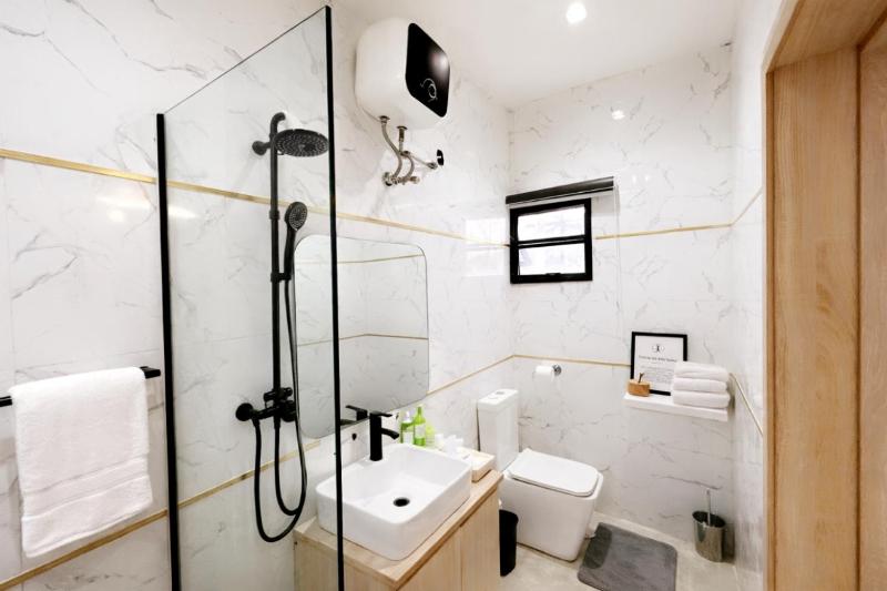2Bedroom WiFi 247 Power in Lekki Smart dstv - image 6