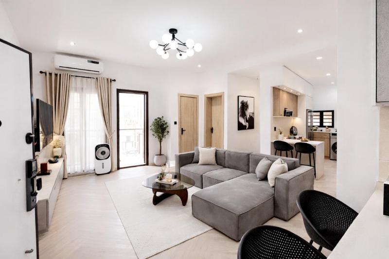 2Bedroom WiFi 247 Power in Lekki Smart dstv - image 1