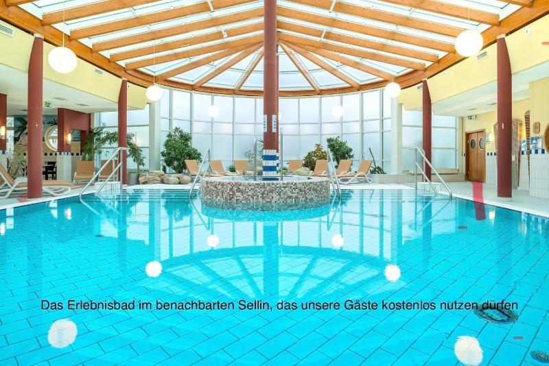Dünenhaus in Toplage 4 Fußminuten zum Südstrand mit Blick über Hügellandschaft zur Ostsee Schwimmbadnutzung inklusive - image 1