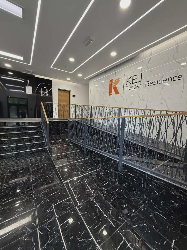 Riverside Modern apartment-Free private parking-Fast Wi-Fi - image 4