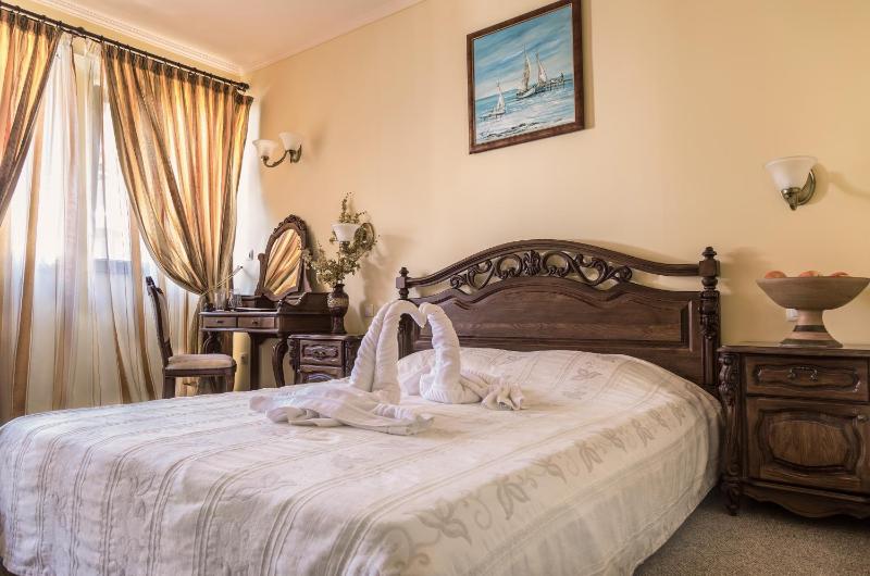Double or Twin Room with Balcony - Old Town View image 1