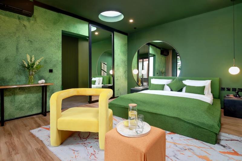Canggu's Latest Showstopper Designers 7-Bed XXL Happy People Villa off Nelayan Beach - image 44