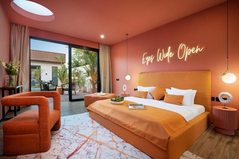 Canggu's Latest Showstopper Designers 7-Bed XXL Happy People Villa off Nelayan Beach - image 37