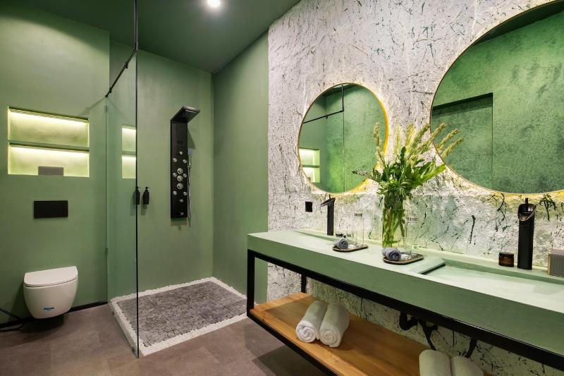 Canggu's Latest Showstopper Designers 7-Bed XXL Happy People Villa off Nelayan Beach - image 27
