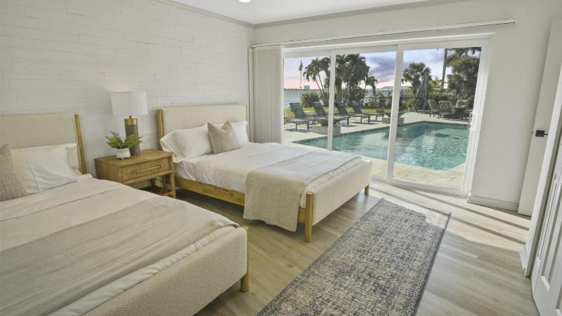 Villa Savona - A Luxurious Waterfront Wellness Retreat - image 26