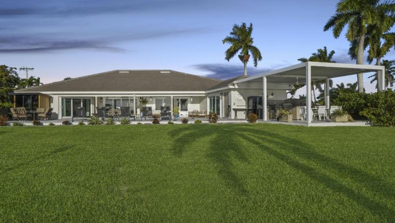 Villa Savona - A Luxurious Waterfront Wellness Retreat - image 33