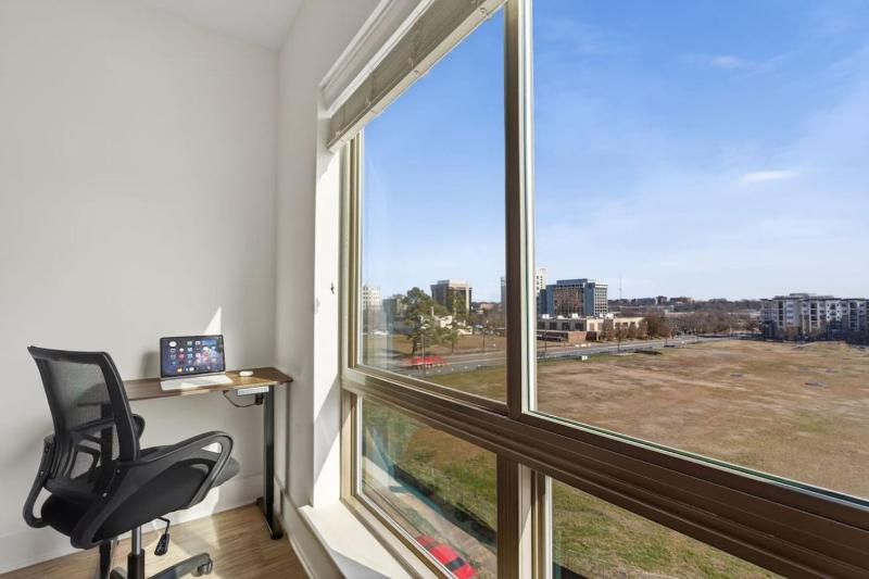 Queen City Breeze - Parking Pool Walkable - image 3