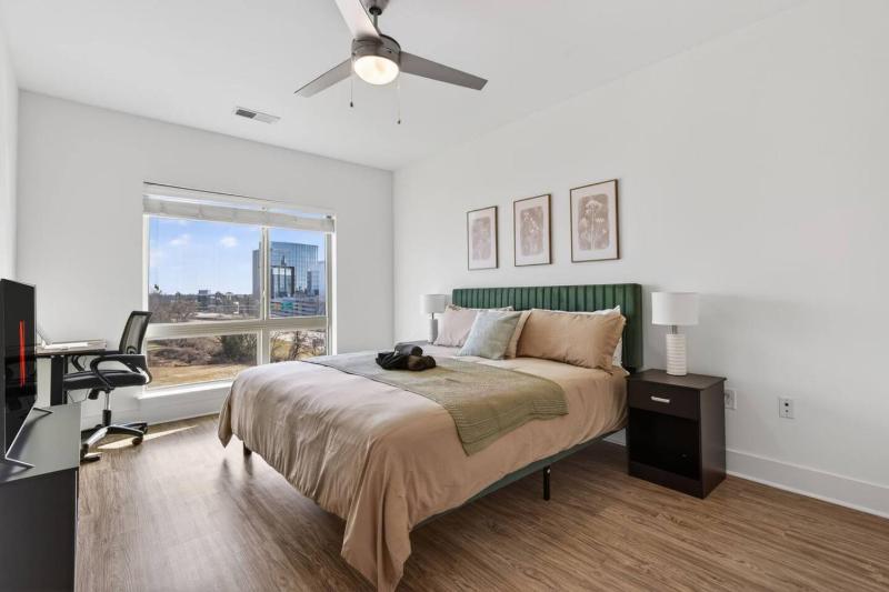 Queen City Breeze - Parking Pool Walkable - image 8