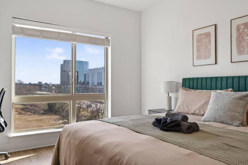 Queen City Breeze - Parking Pool Walkable - image 13
