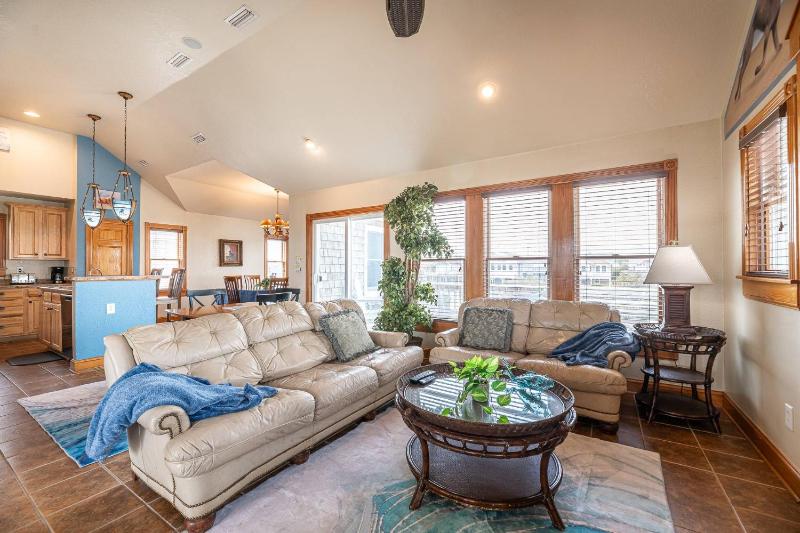 Happy Dog Days - Nags Head MP 11 Ocean View 50 Yds to Beach Elevator Pool Hot Tub Pets OK Flex Stays - image 36