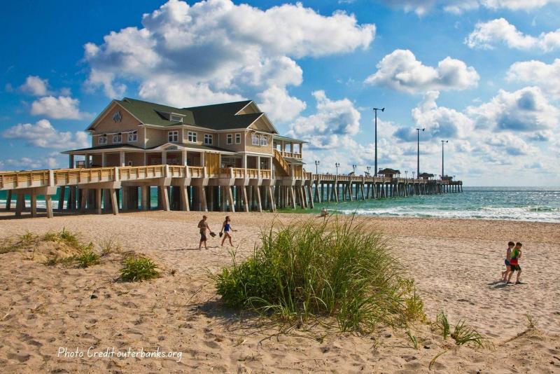 Happy Dog Days - Nags Head MP 11 Ocean View 50 Yds to Beach Elevator Pool Hot Tub Pets OK Flex Stays - image 12