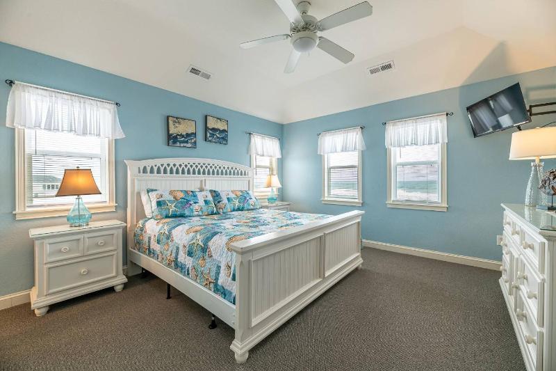 Serenity in Nags Head - MP 11 Oceanfront Ocean View Pool Hot Tub Pets OK YR Flex Stays - image 44