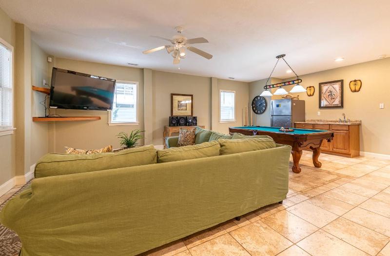 Serenity in Nags Head - MP 11 Oceanfront Ocean View Pool Hot Tub Pets OK YR Flex Stays - image 22