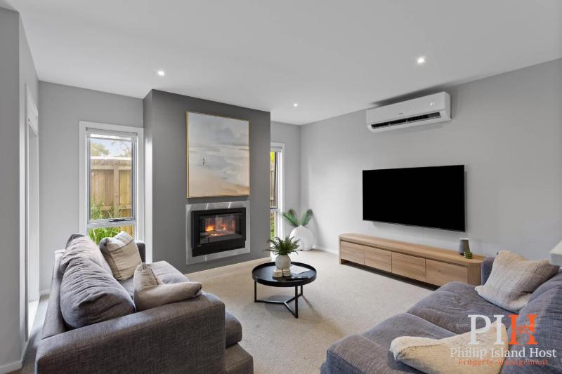 Townhouse with Shared Pool in Cowes - image 19