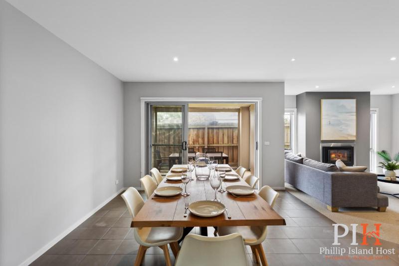 Townhouse with Shared Pool in Cowes - image 16