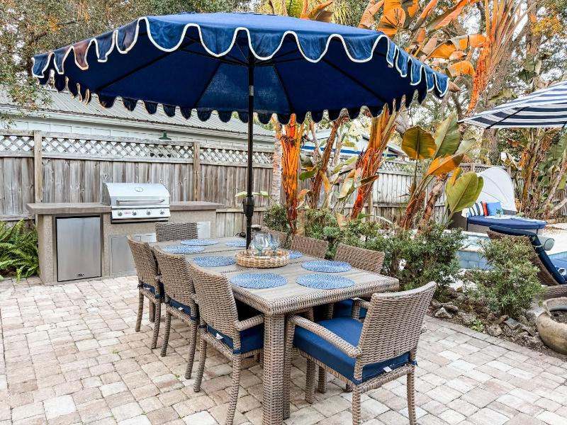 Luxury Beach Home-Sauna Pool Spa Cart Games - image 2