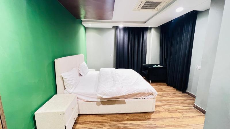 Pearl Continent Suites - image 7