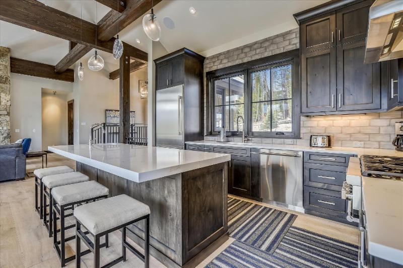 Barton Creek Vista: Secluded Peak 7 Home Hot Tub & Fireplace! - image 9