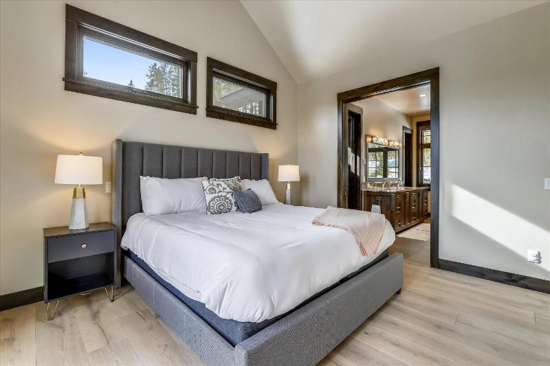 Barton Creek Vista: Secluded Peak 7 Home Hot Tub & Fireplace! - image 13