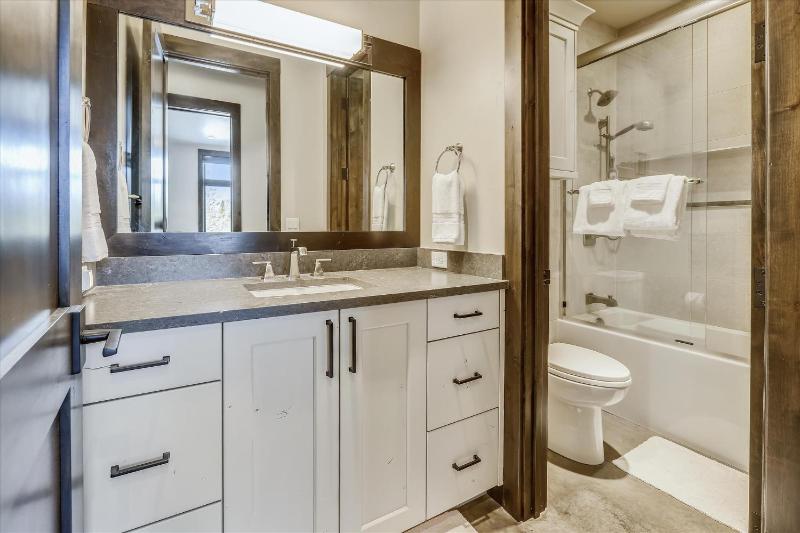 Barton Creek Vista: Secluded Peak 7 Home Hot Tub & Fireplace! - image 33