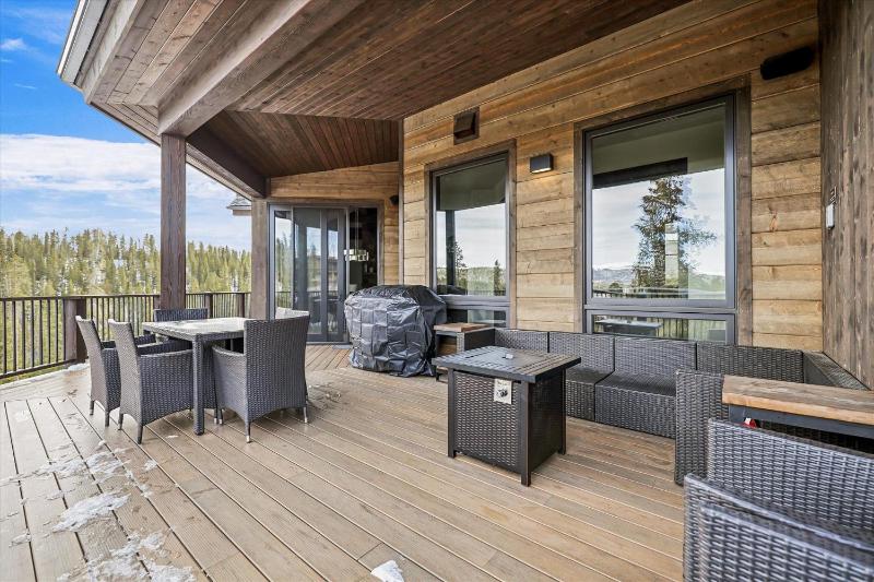 Barton Creek Vista: Secluded Peak 7 Home Hot Tub & Fireplace! - image 14