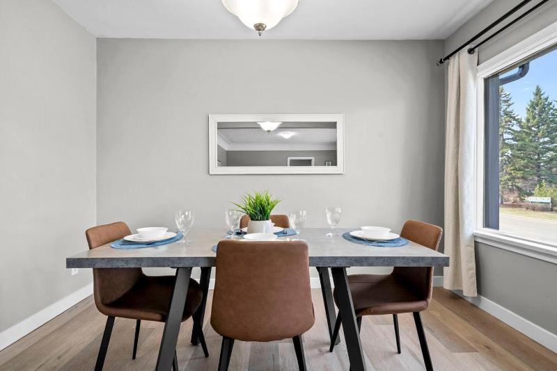 Modern House-3BR/Spacious good for 8/Free Parking - image 17