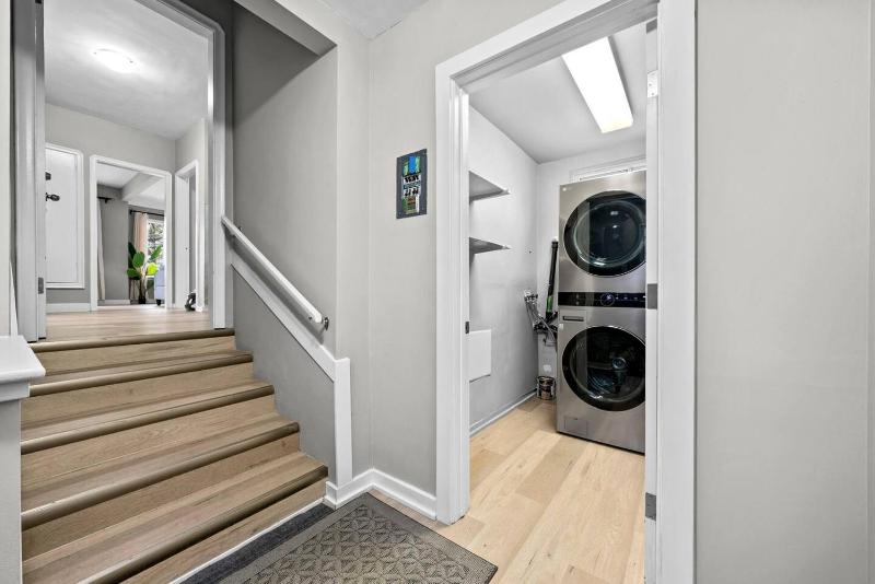 Modern House-3BR/Spacious good for 8/Free Parking - image 21