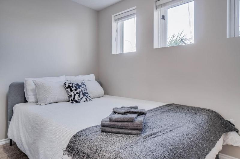 Edmonton House w/5BR/3BA/2Kitchens & Fenced Yard - image 19