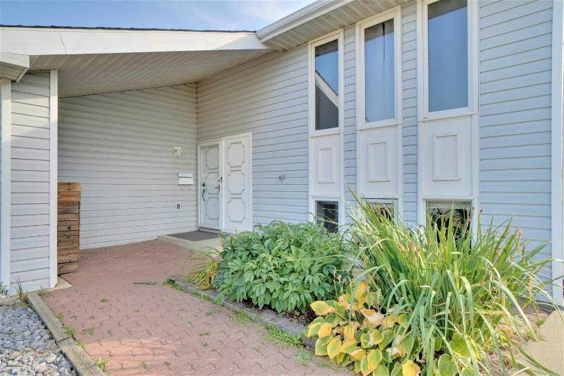 Edmonton House w/5BR/3BA/2Kitchens & Fenced Yard - image 49