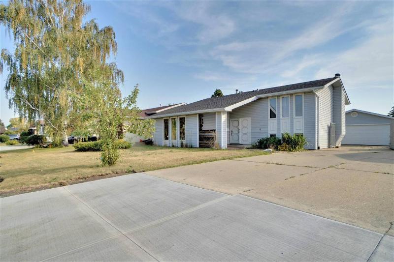 Edmonton House w/5BR/3BA/2Kitchens & Fenced Yard - image 14