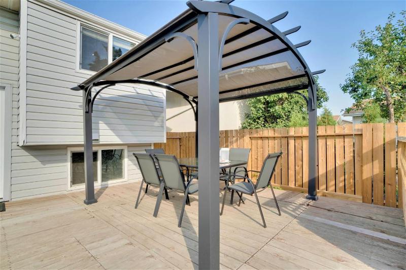 Edmonton House w/5BR/3BA/2Kitchens & Fenced Yard - image 7