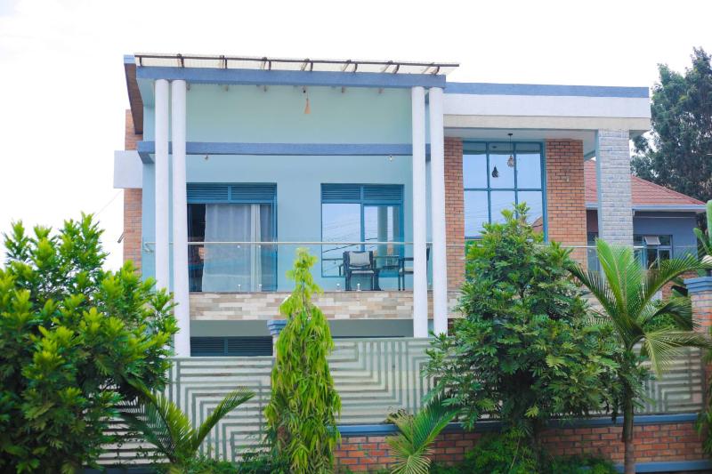 Faraja Guest House - image 1