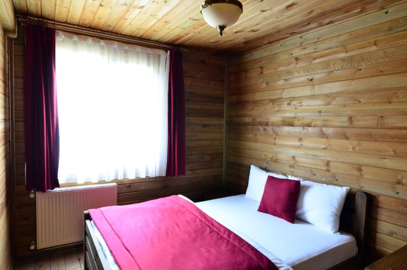 Deluxe Quadruple Room image 1