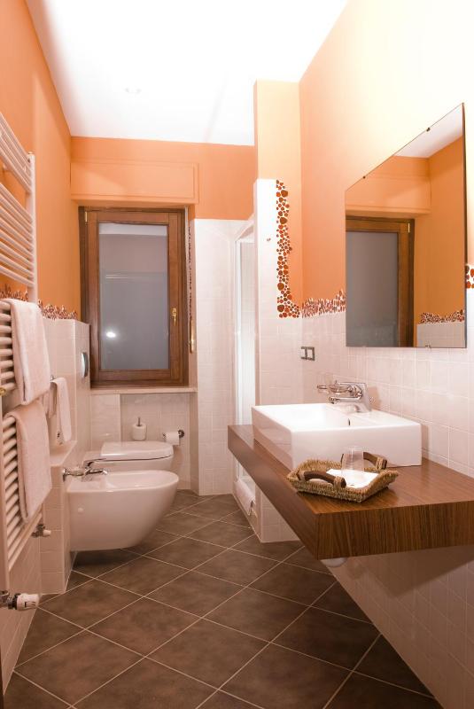 One-Bedroom Apartment image 4