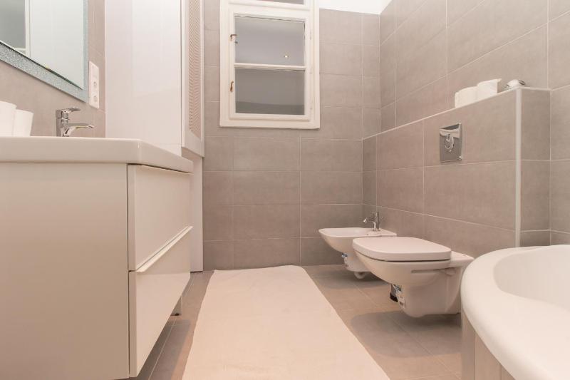 Double or Twin Room with City View image 2