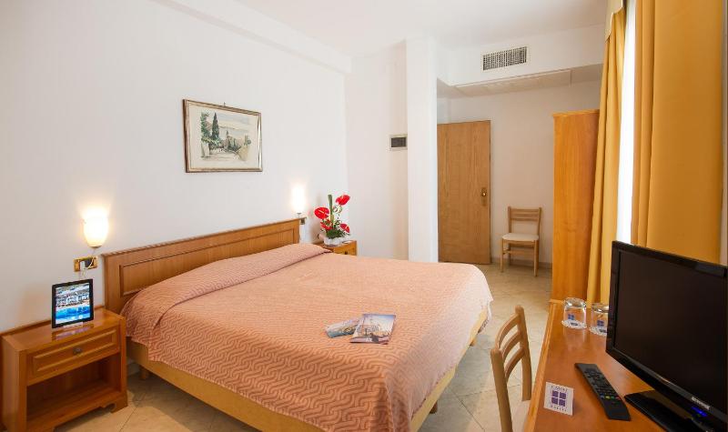 Standard Double Room image 1