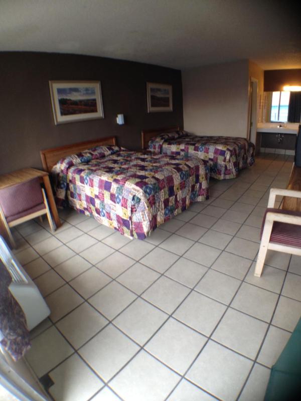 Budget Inn Motel - image 12