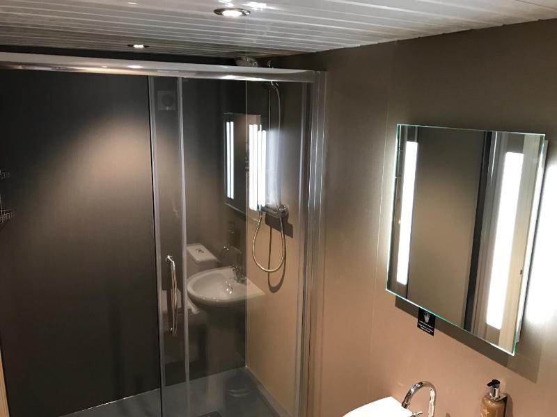 Deluxe Double Room image 2