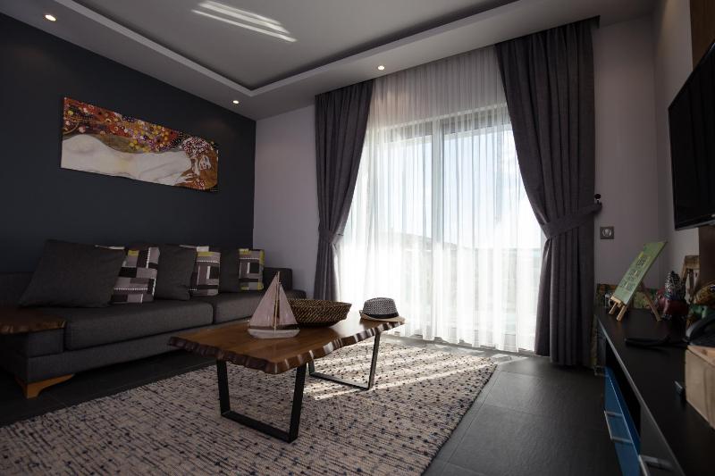 Two-Bedroom Apartment with Sea View image 4