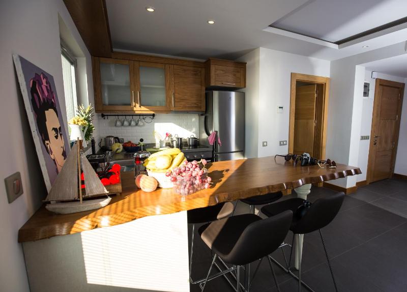 Two-Bedroom Apartment with Sea View image 3